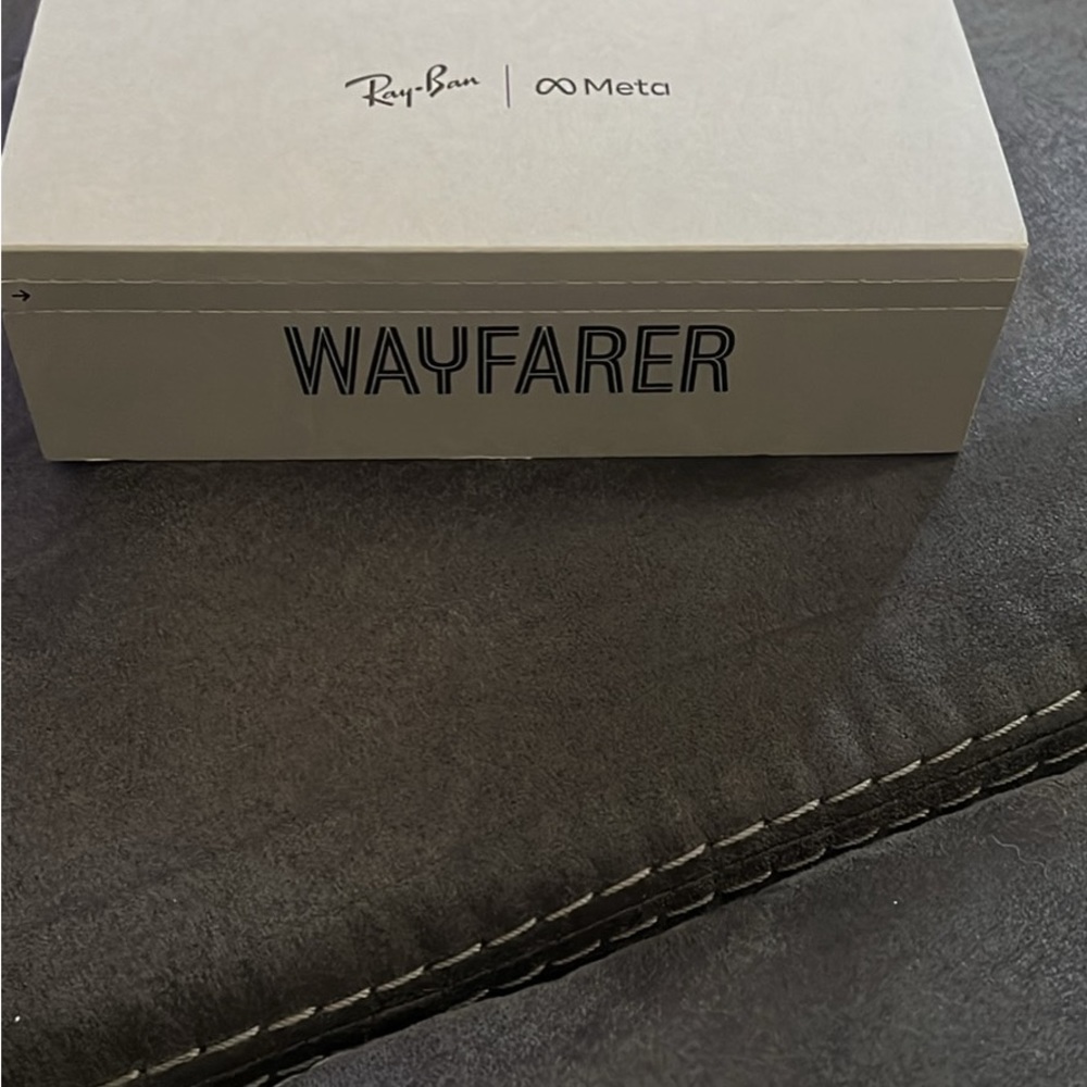 Ray-Ban Meta Wayfarer - brand new